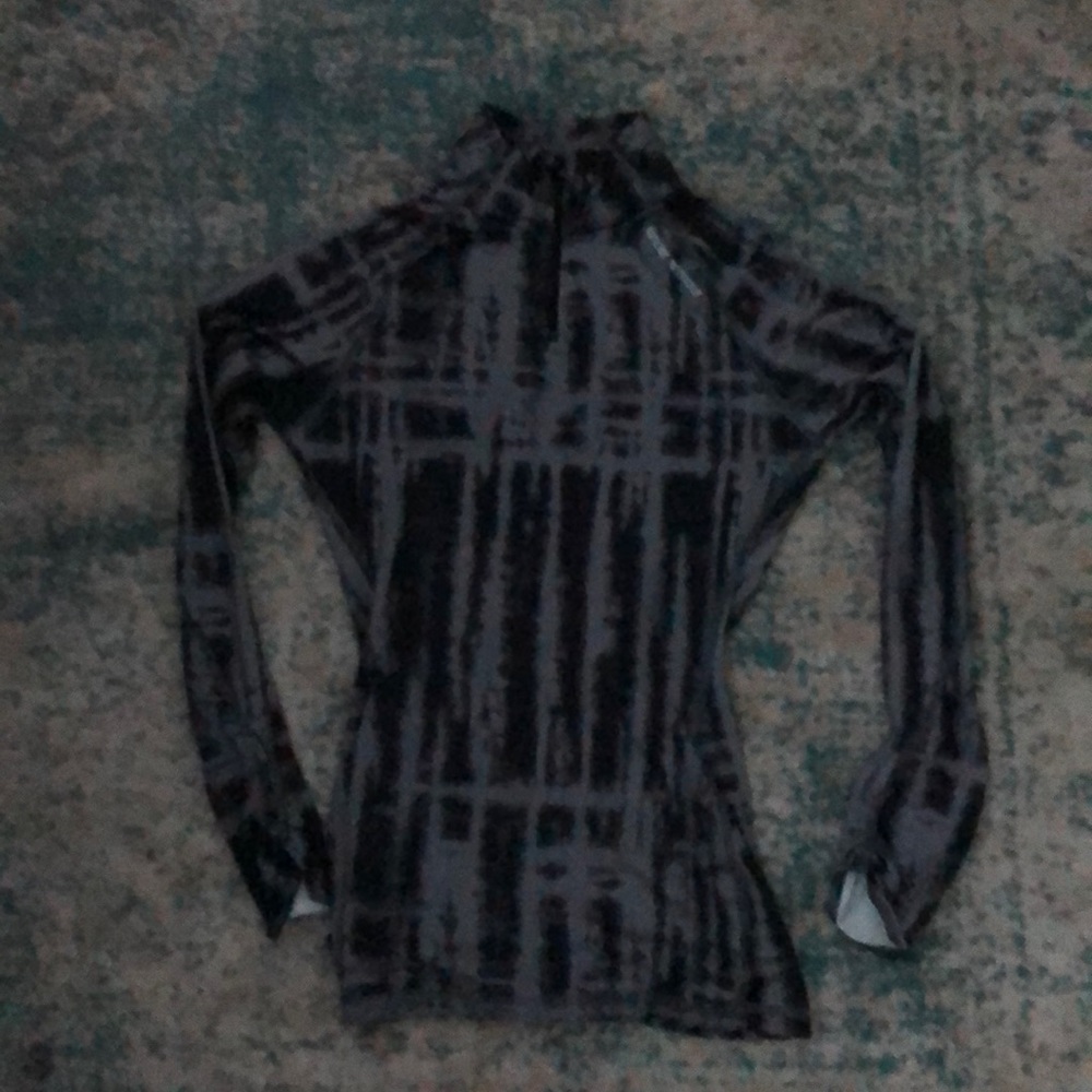 Women’s Under Armour 1/4 zip shirt